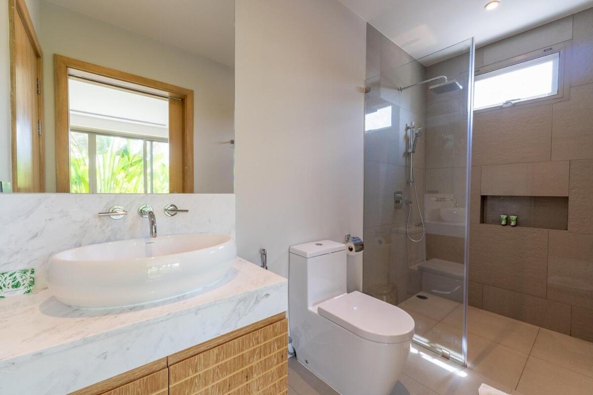 Trichada Breeze, 4-br Newly Renovate & Spacious, 15 Min To Layan Villa Thalang