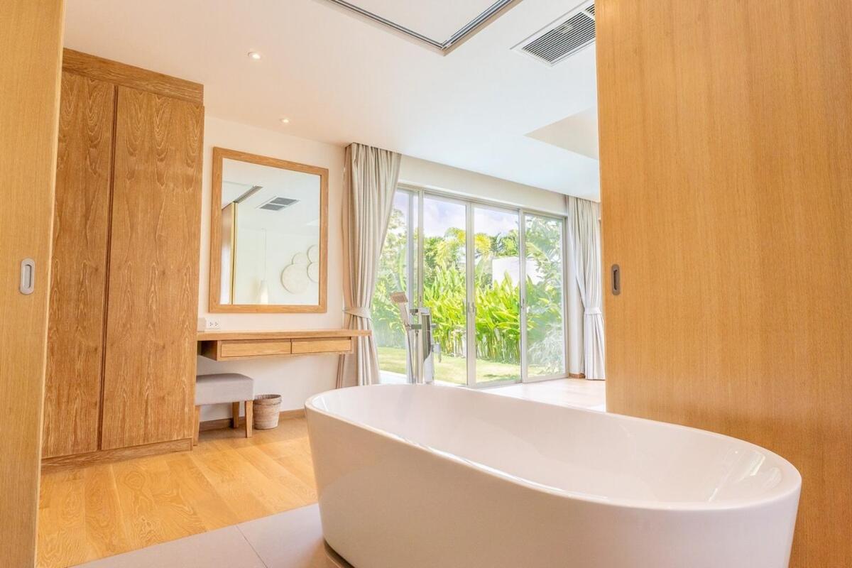 Trichada Breeze, 4-br Newly Renovate & Spacious, 15 Min To Layan Villa Thalang
