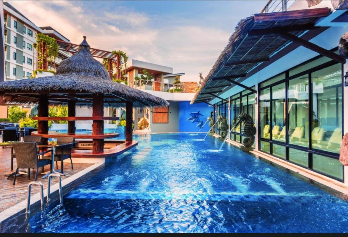 Miracle Lakeview Chalong