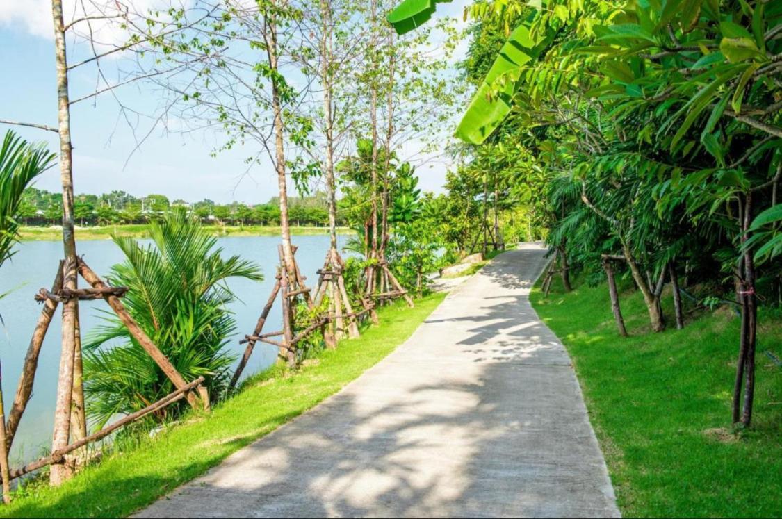 Miracle Lakeview Chalong