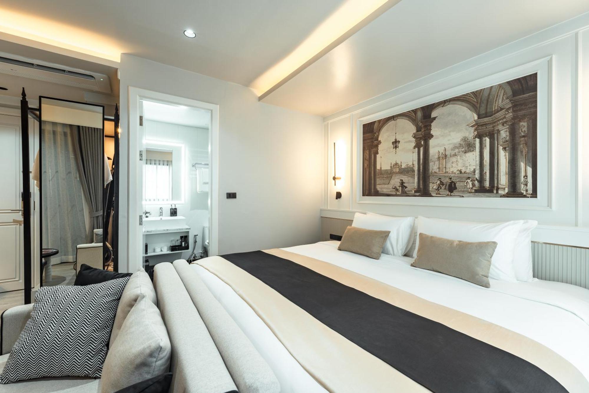 Chateau Du Village Hotel Patong