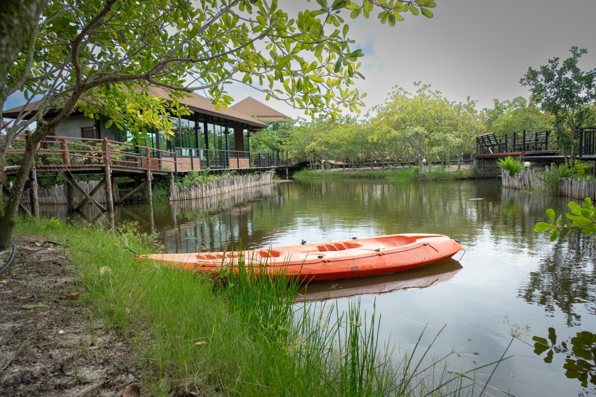 Hotel The Secret Lagoon 3*