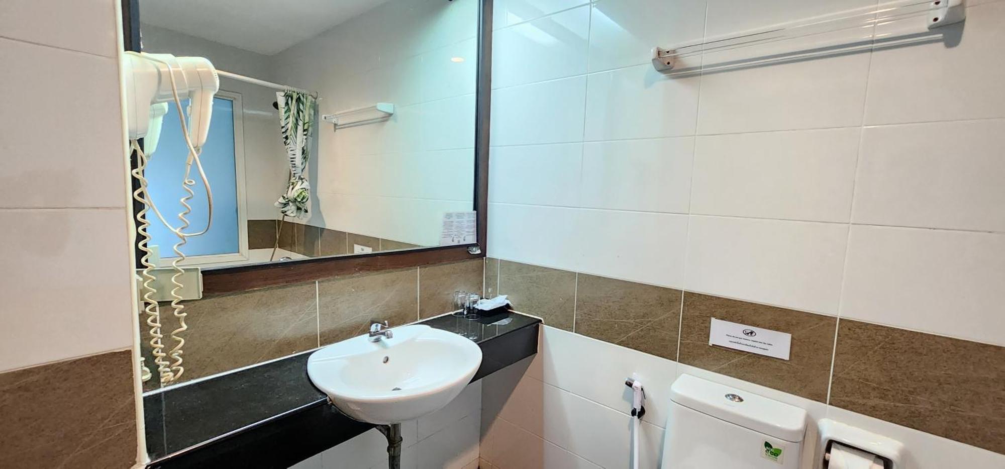 D C Hotel 3*