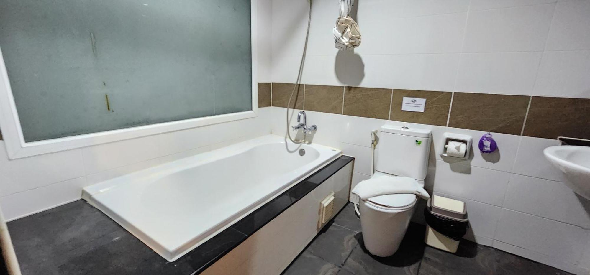 D C Hotel 3*