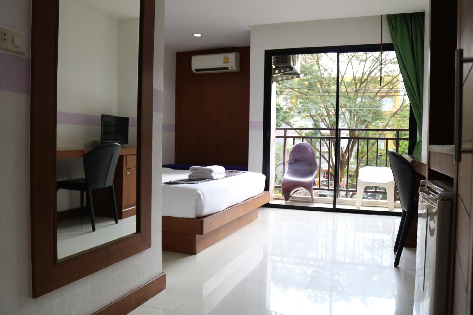 Hotel Diamond Crown
