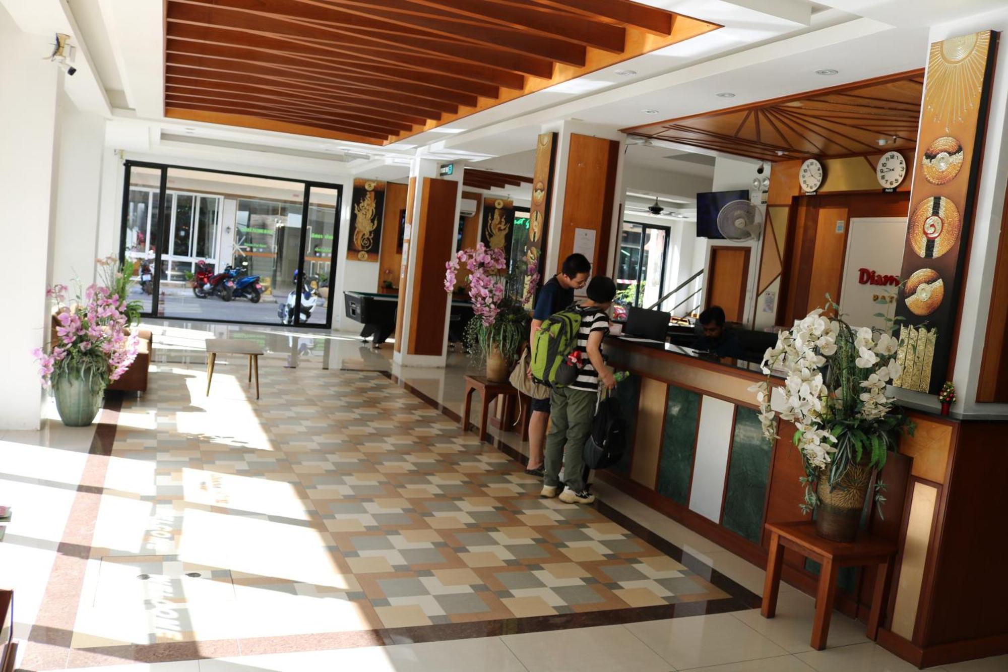 Diamond Crown Hotel 3*