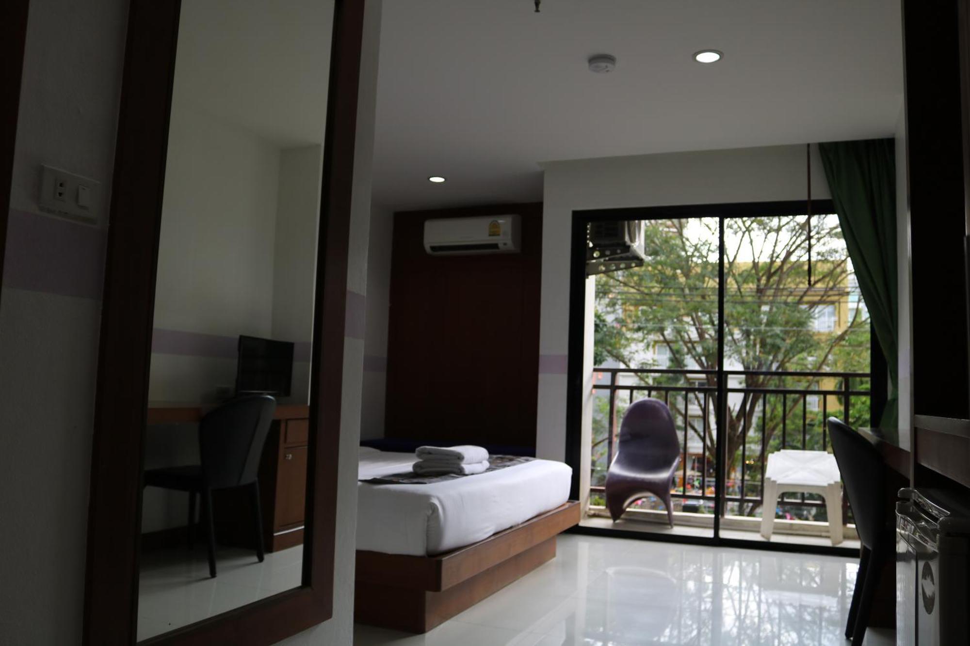Diamond Crown Patong