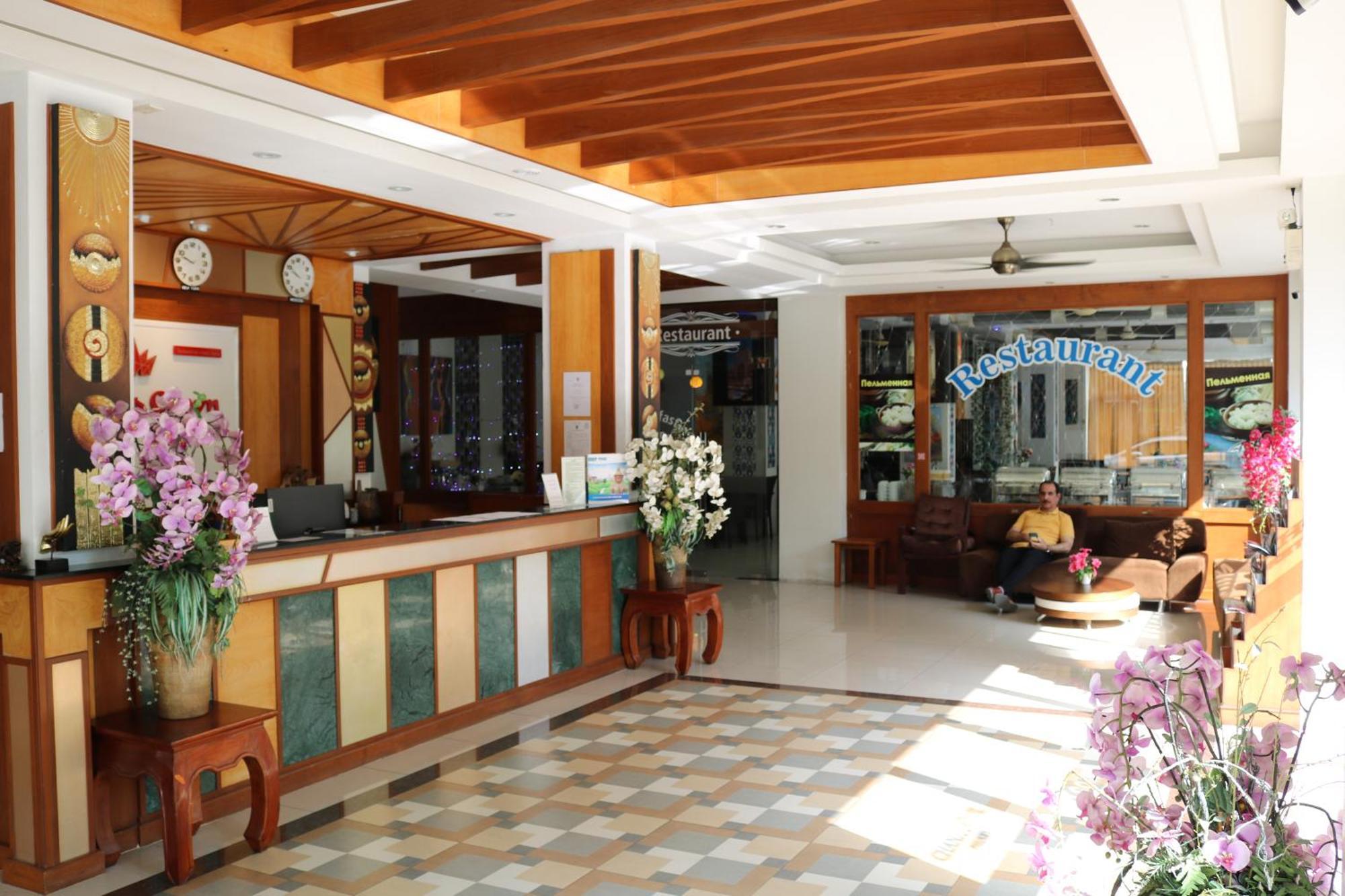 Diamond Crown Hotel