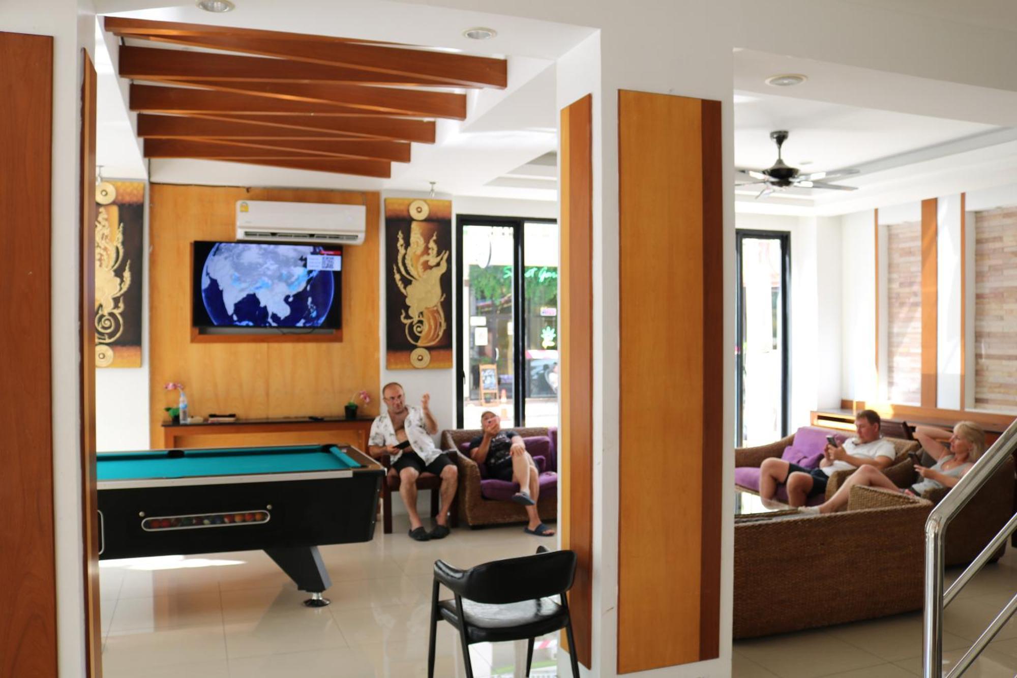 Diamond Crown Hotel