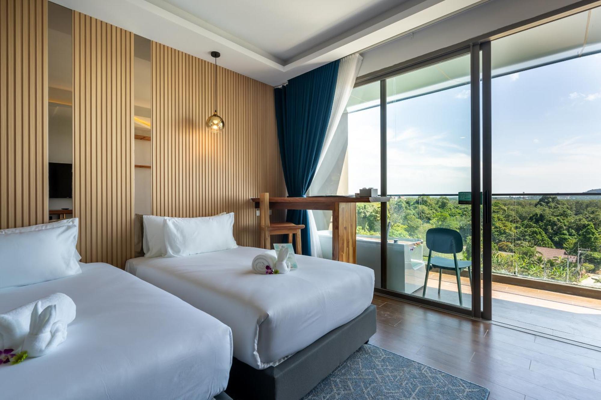 Hotel The Blue Chalong