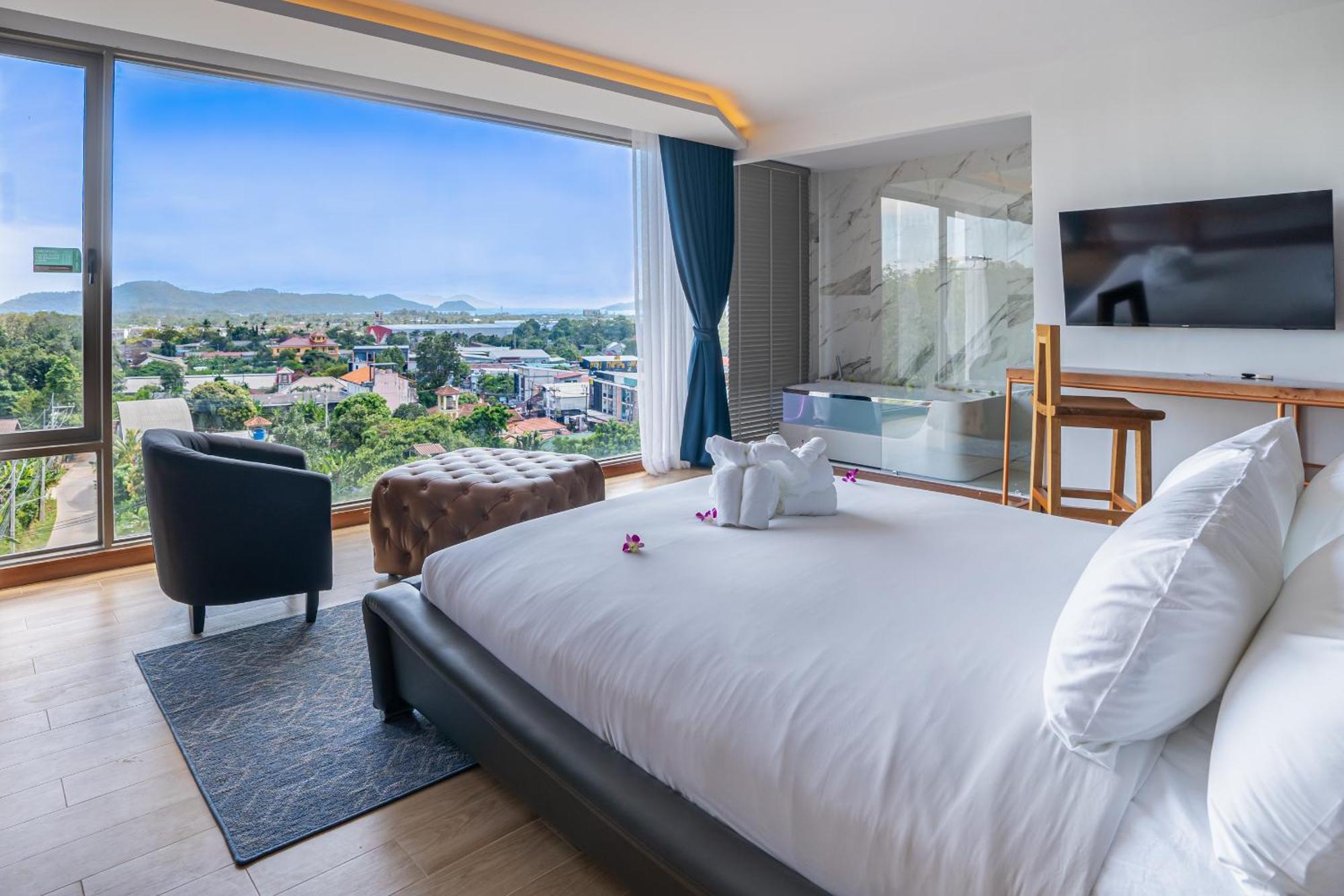 The Blue Hotel 3*