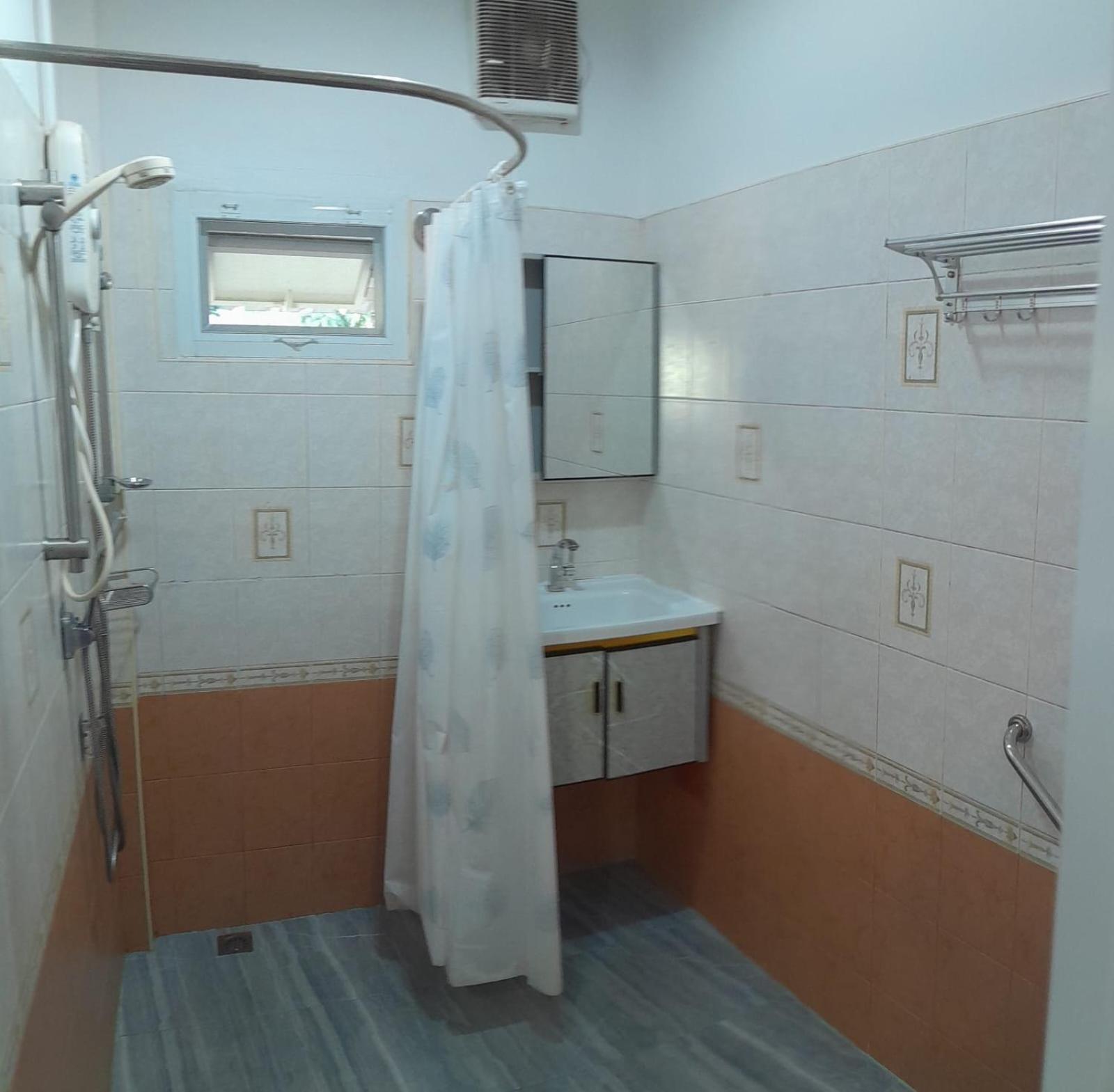 Gasthuis 2br Maryam Near Tesco & Beach. 2*