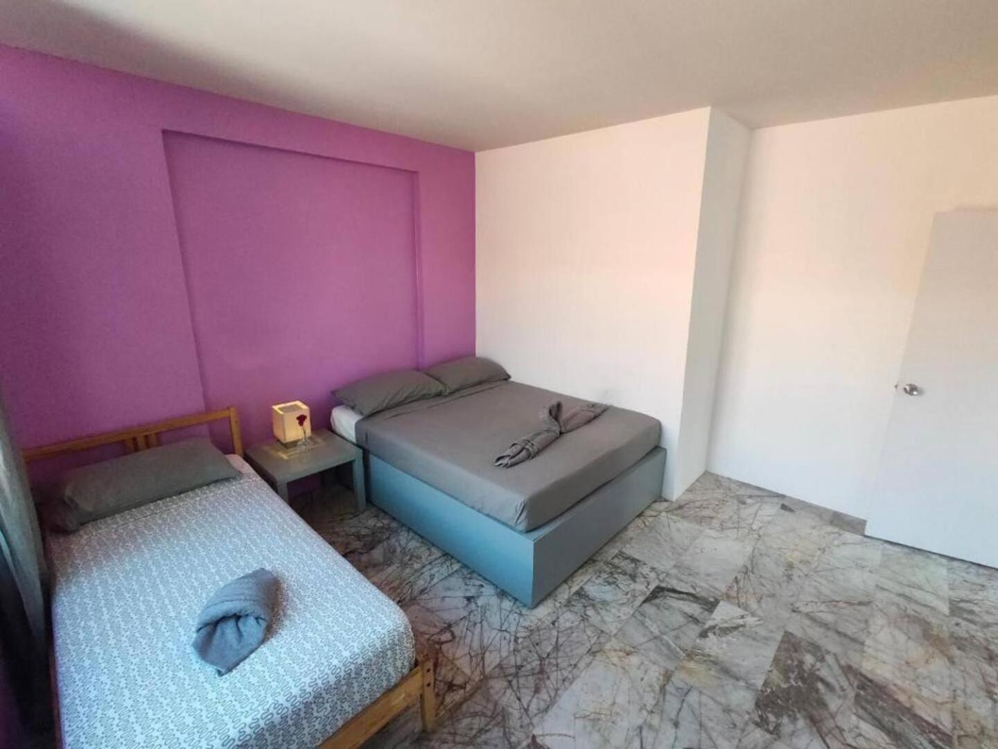 Hotel Entropy *