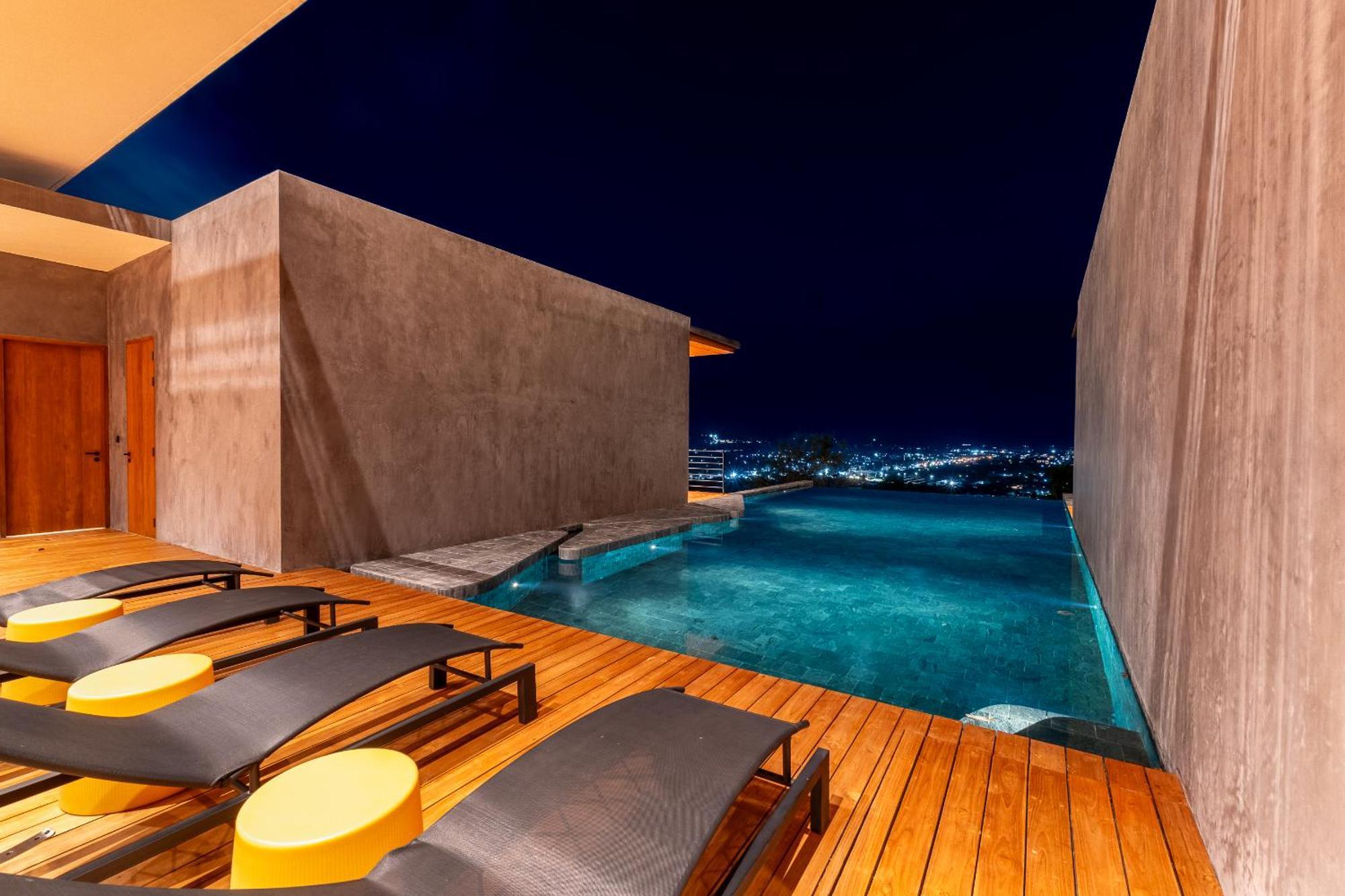 Maan Ingfah 5br Hilltop Pool With Panoramic Chalong Bay Views Ban Na Kok