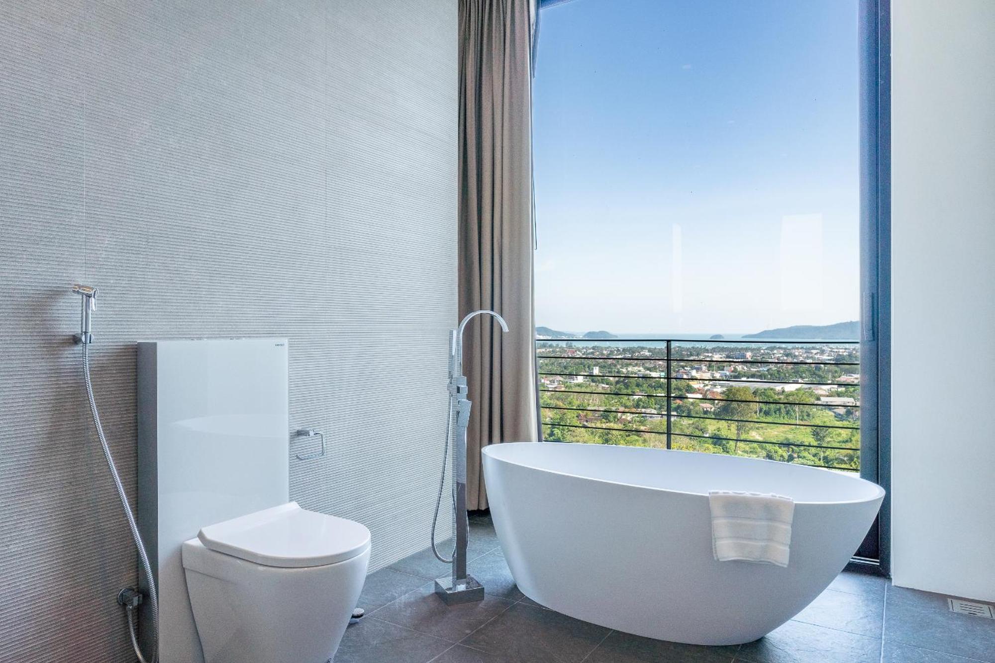 Maan Ingfah 5br Hilltop Pool With Panoramic Chalong Bay Views Ban Na Kok