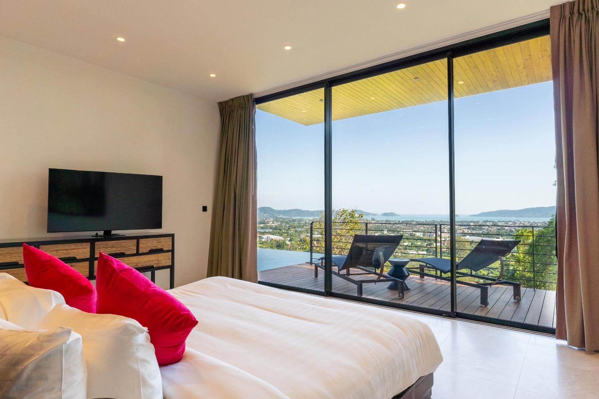 Villa Maan Ingfah 5br Hilltop Pool With Panoramic Chalong Bay Views