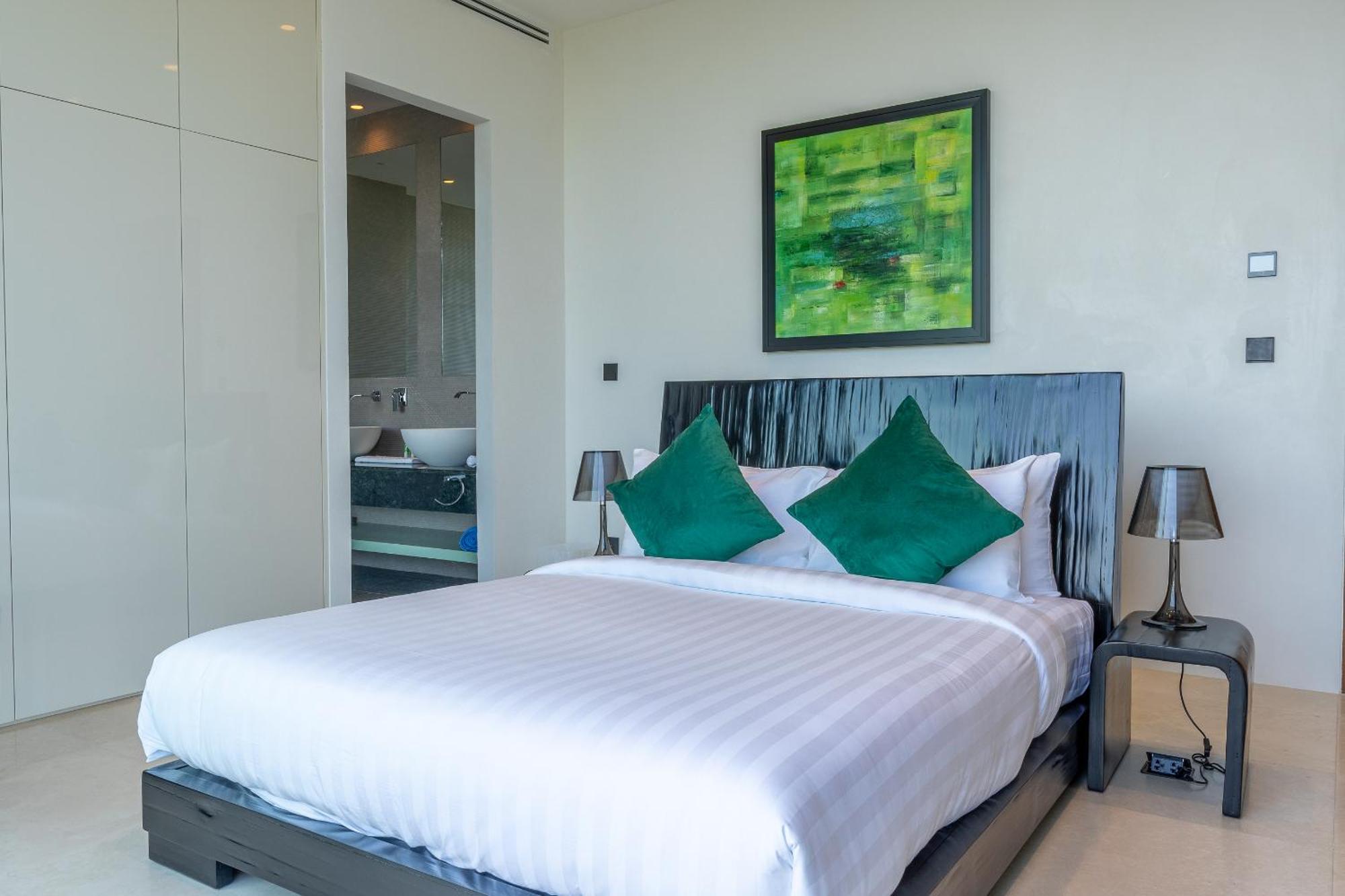 Maan Ingfah 5br Hilltop Pool With Panoramic Chalong Bay Views Ban Na Kok