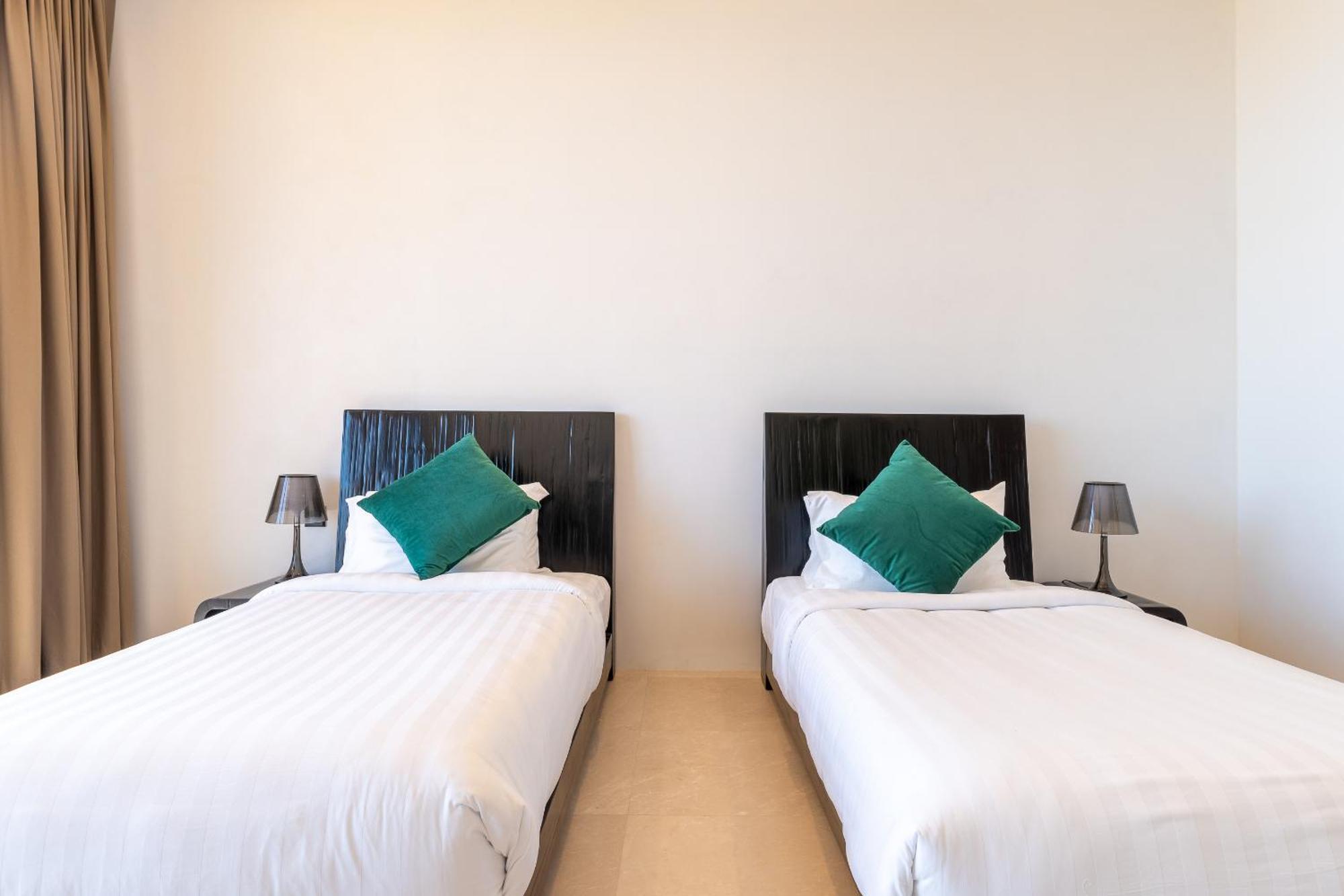 Maan Ingfah 5br Hilltop Pool With Panoramic Chalong Bay Views