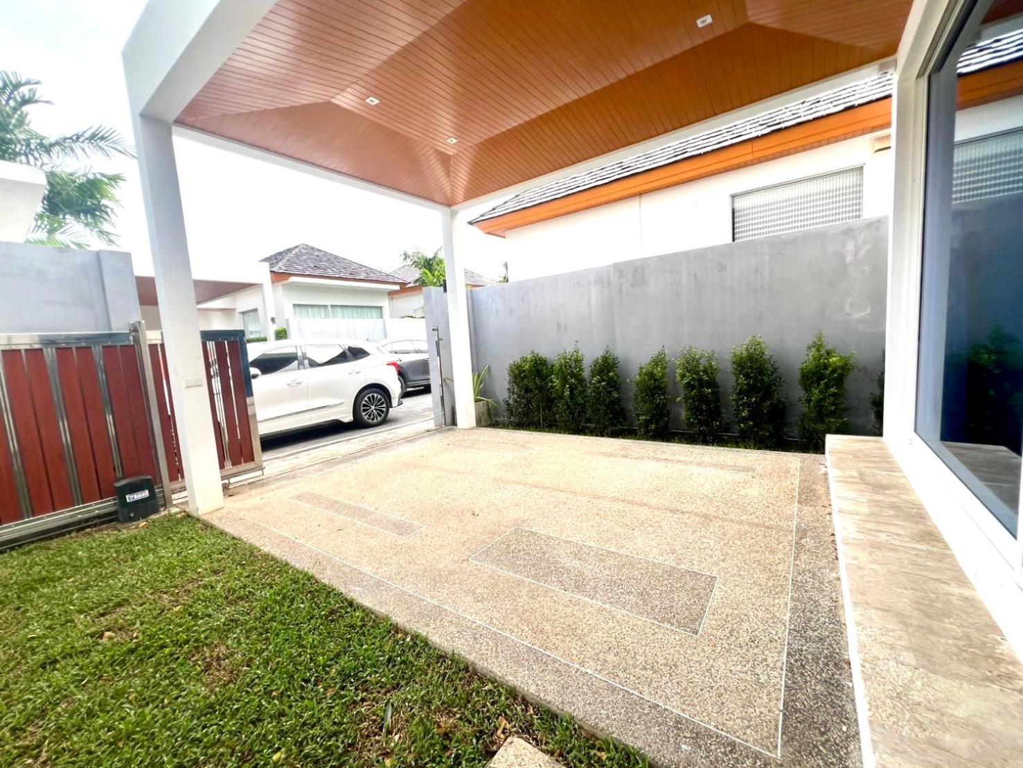 Singnature Naiharn By The Sense Villa *