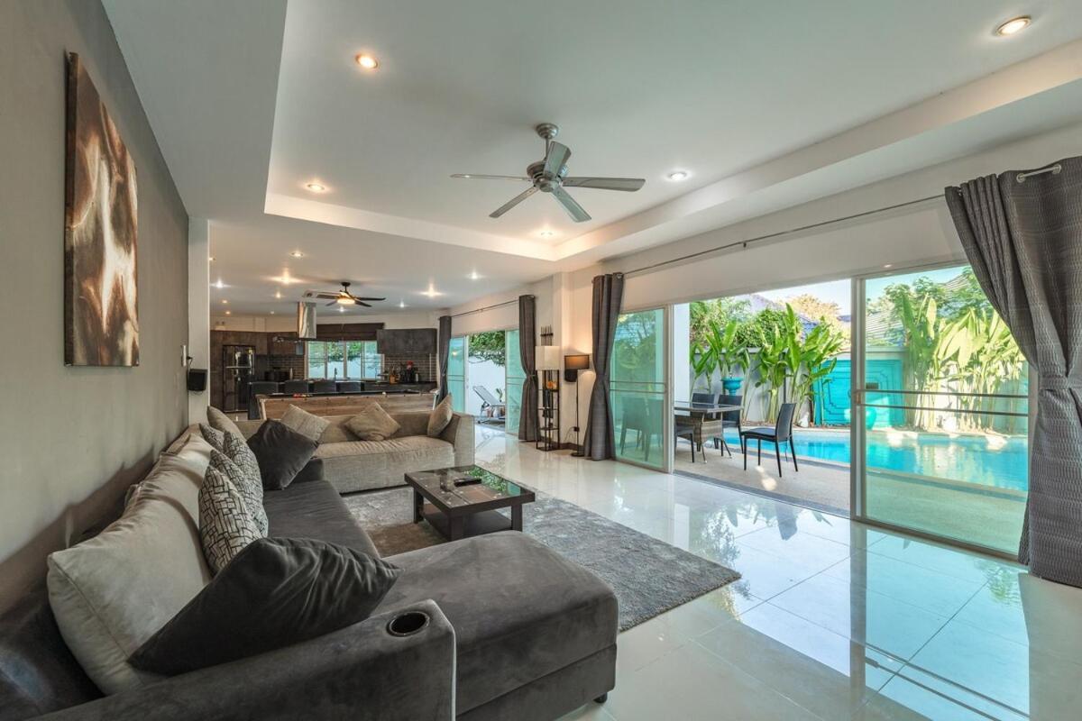 V161 4br Heart Of Rawai, Large Pool , Pool Table Villa
