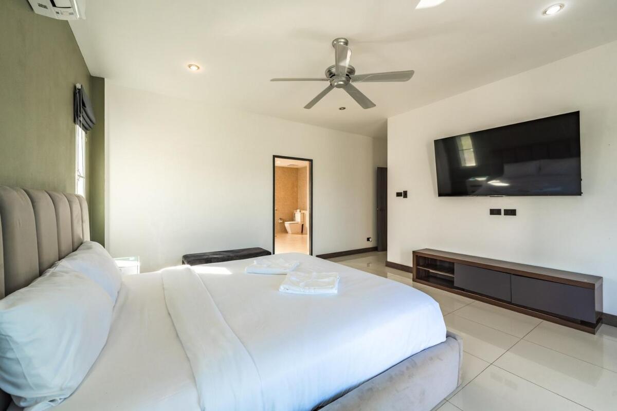 V161 4br Heart Of Rawai, Large Pool , Pool Table Rawai