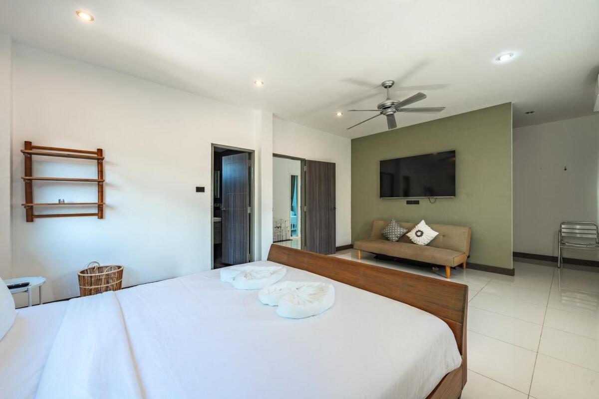 V161 4br Heart Of Rawai, Large Pool , Pool Table Villa