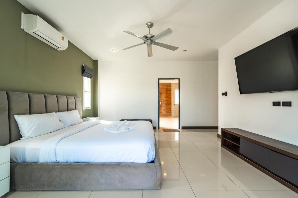 V161 4br Heart Of Rawai, Large Pool , Pool Table Villa *