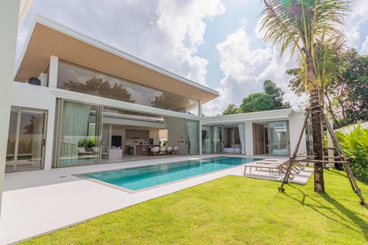 Ultra Modern Spacious *