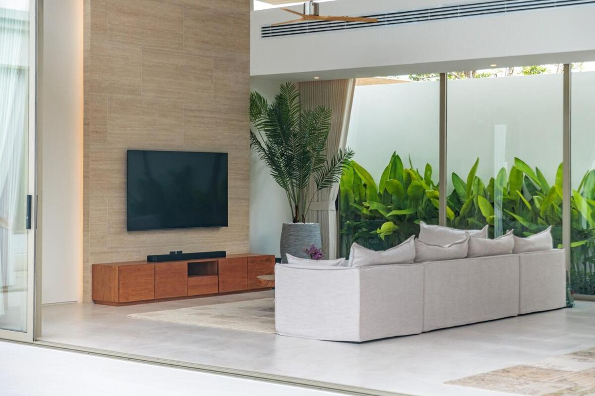 Ultra Modern Spacious