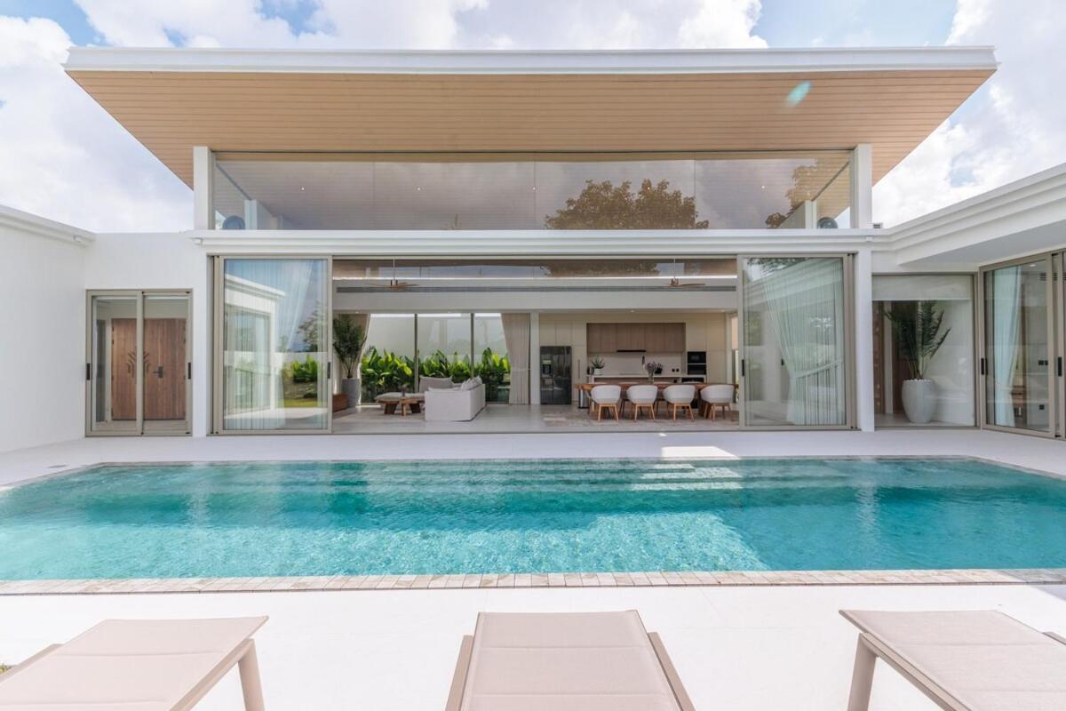 Ultra Modern Spacious