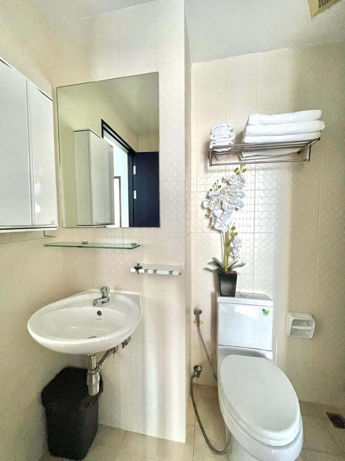 Zcape 2 Boat Avenue 2 Bedroom By Sahana Apartment Phuket
