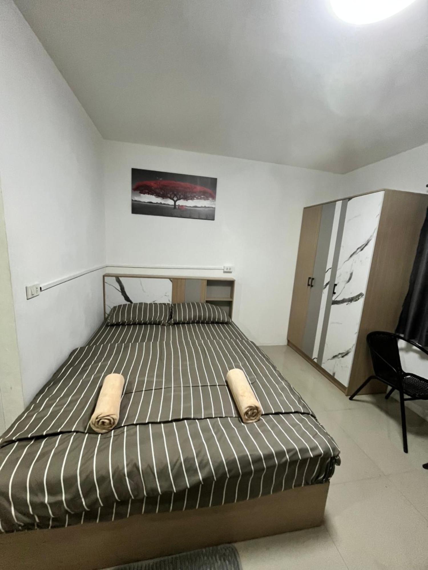 84 Bar & Apartment *