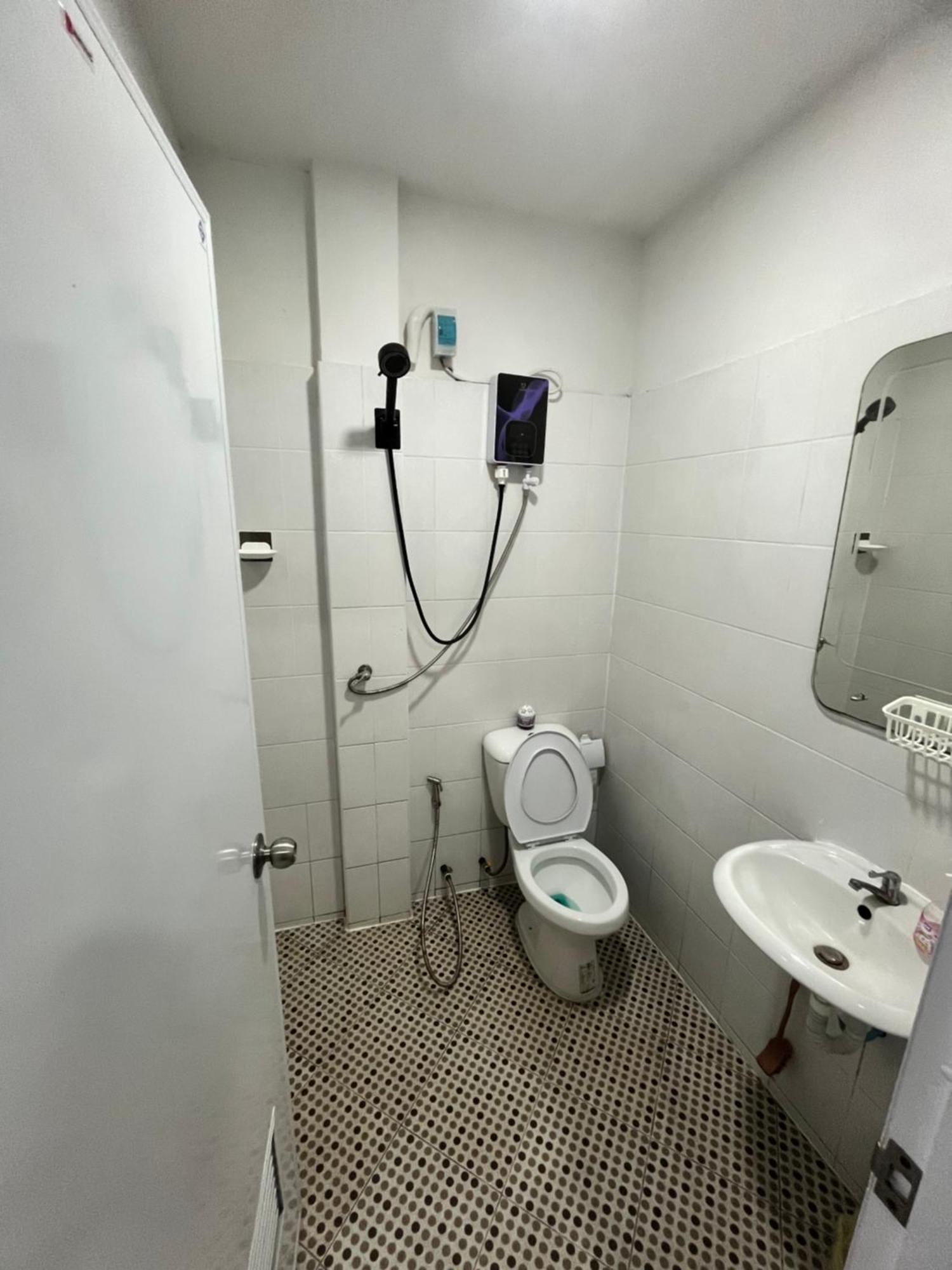 84 Bar & Apartment Kathu