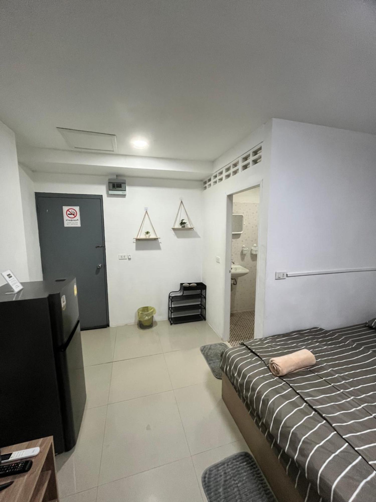 Apartment 84 Bar &