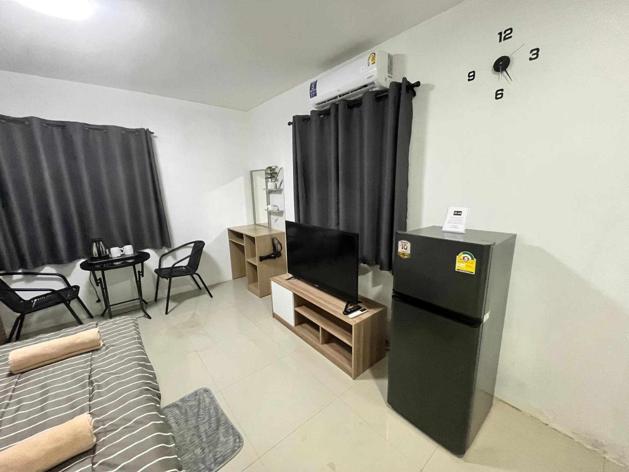 Apartment 84 Bar & Kathu