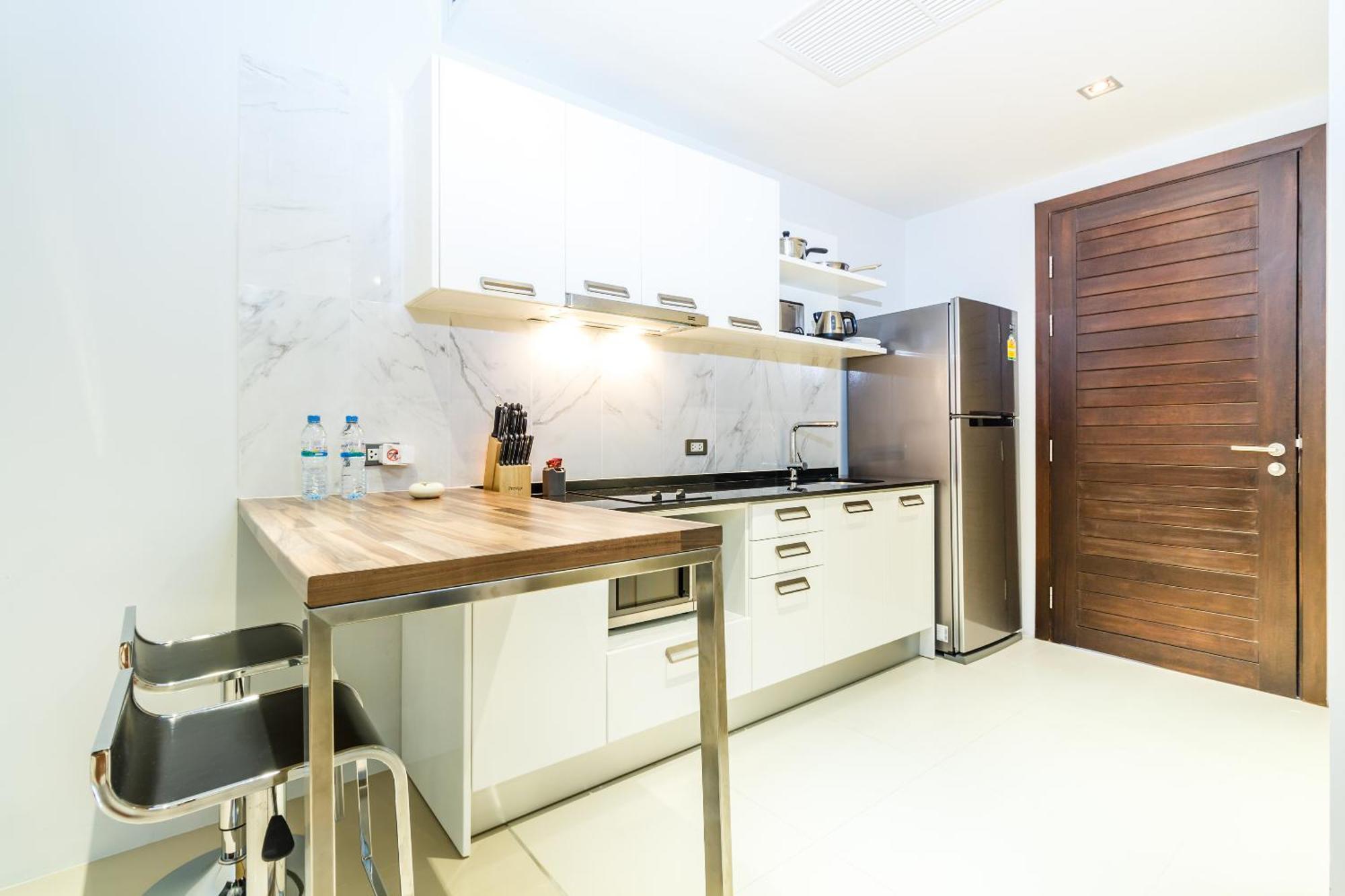 Private At Emerald Terrace Apartment