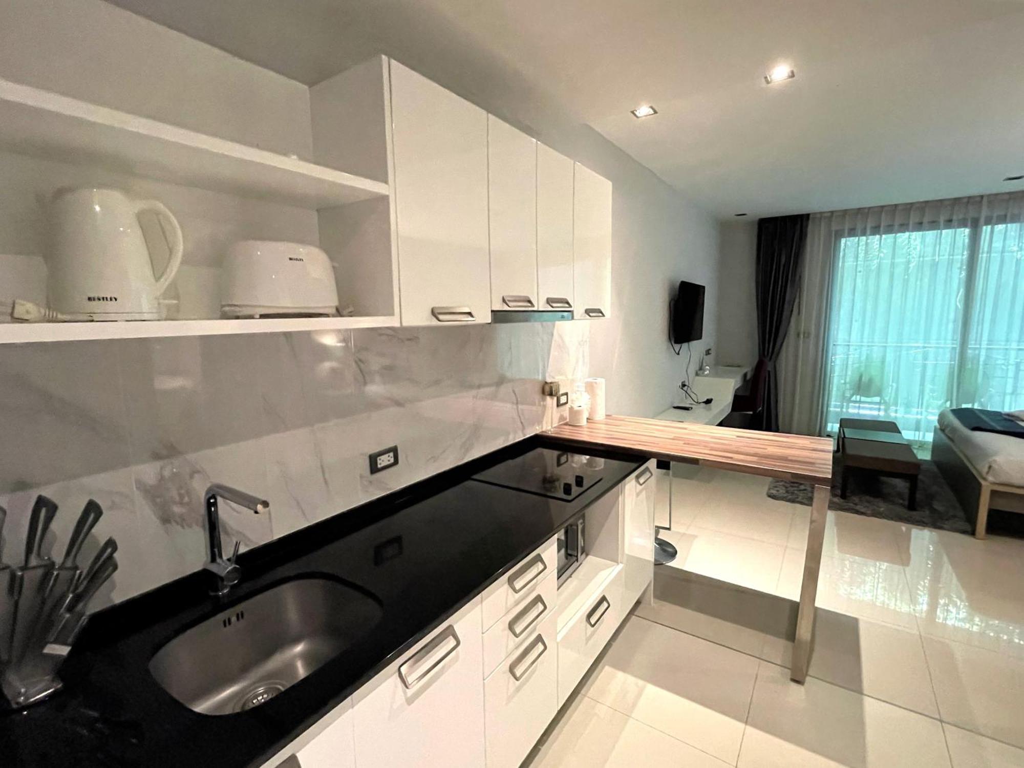 Apartment Private At Emerald Terrace