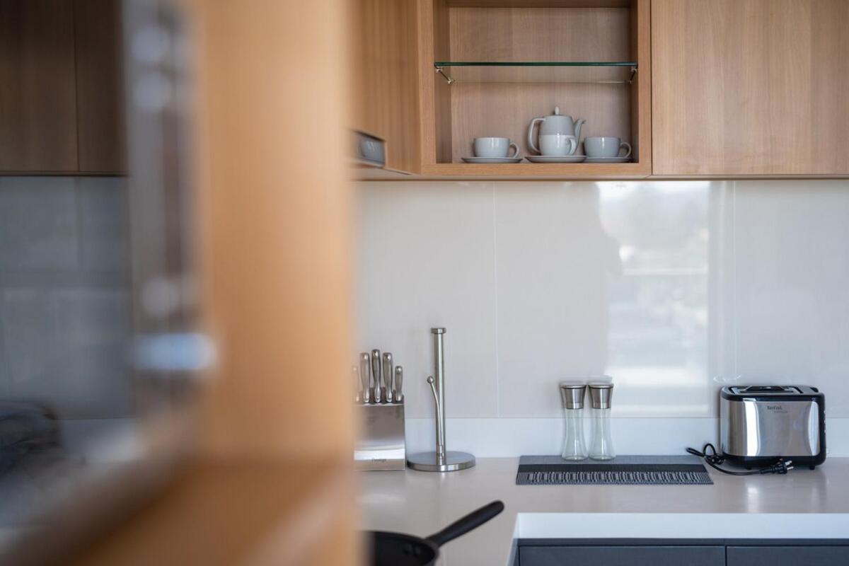 Floor 2bdr In Laguna Lakeside
