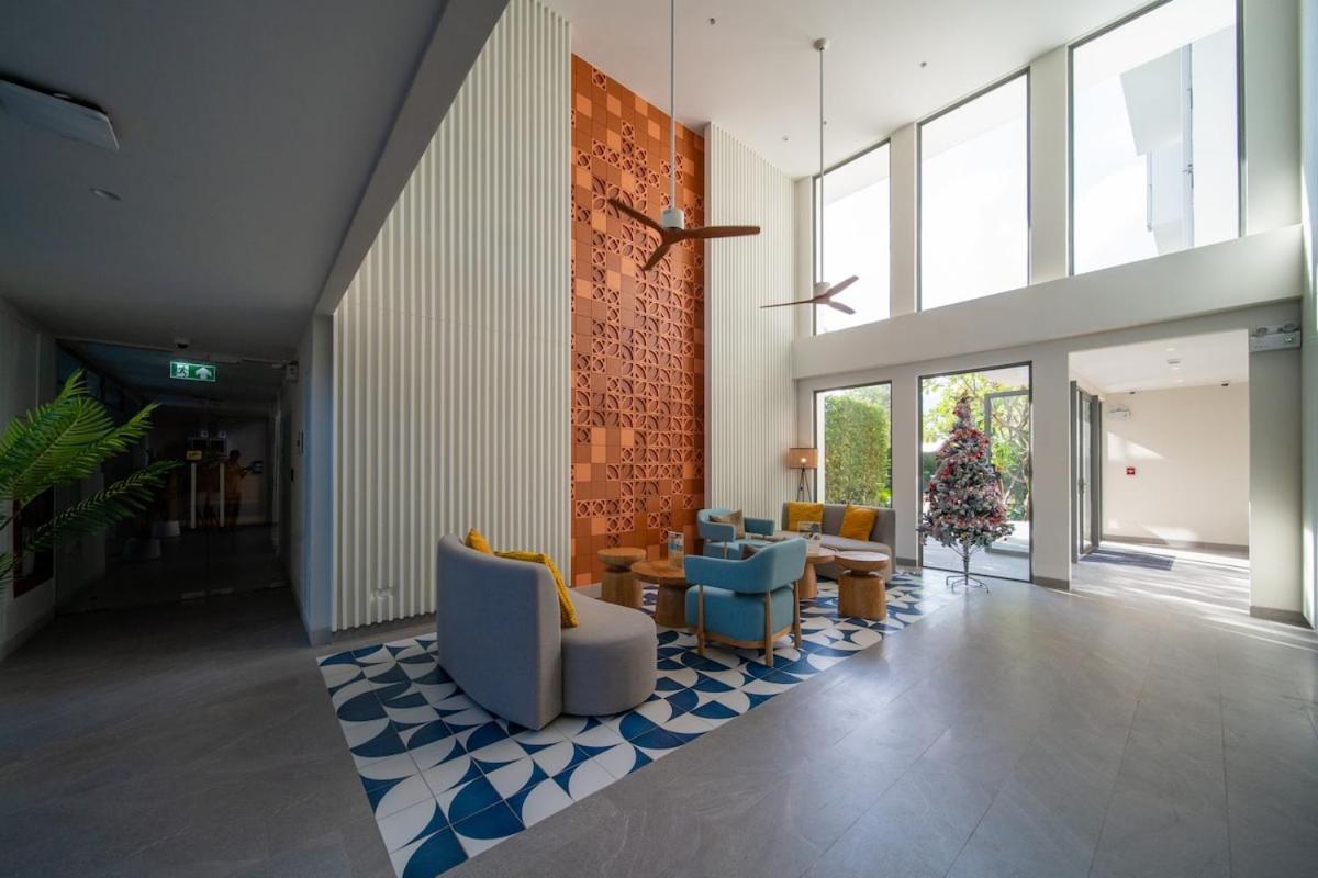 Floor 2bdr In Laguna Lakeside *
