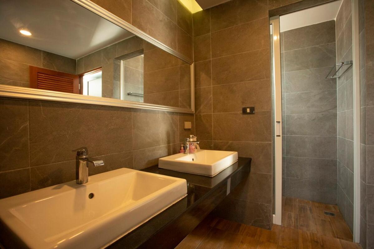 V70 Phuket Paradise Luxury 3 Bedroom Sea View
