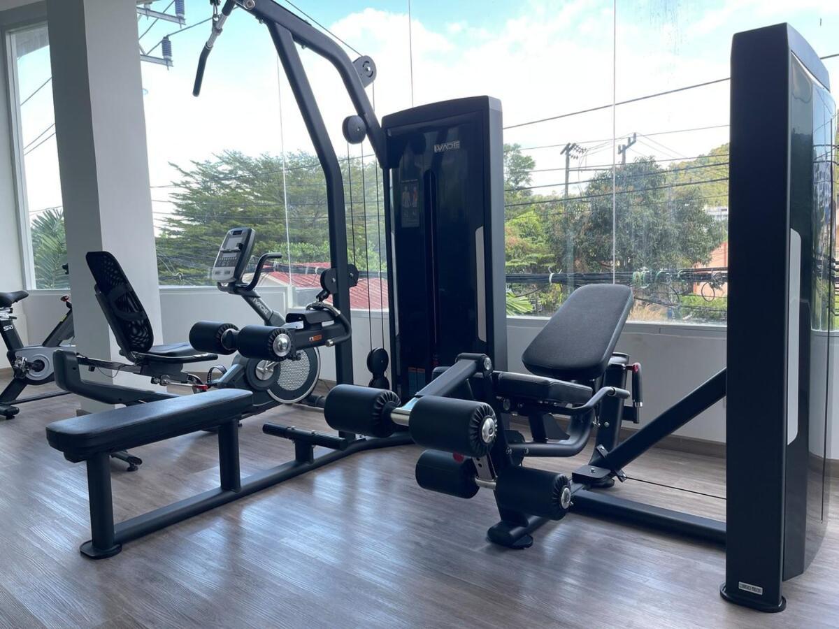 2br 4beds Luxury Pool & Fitness Apartment