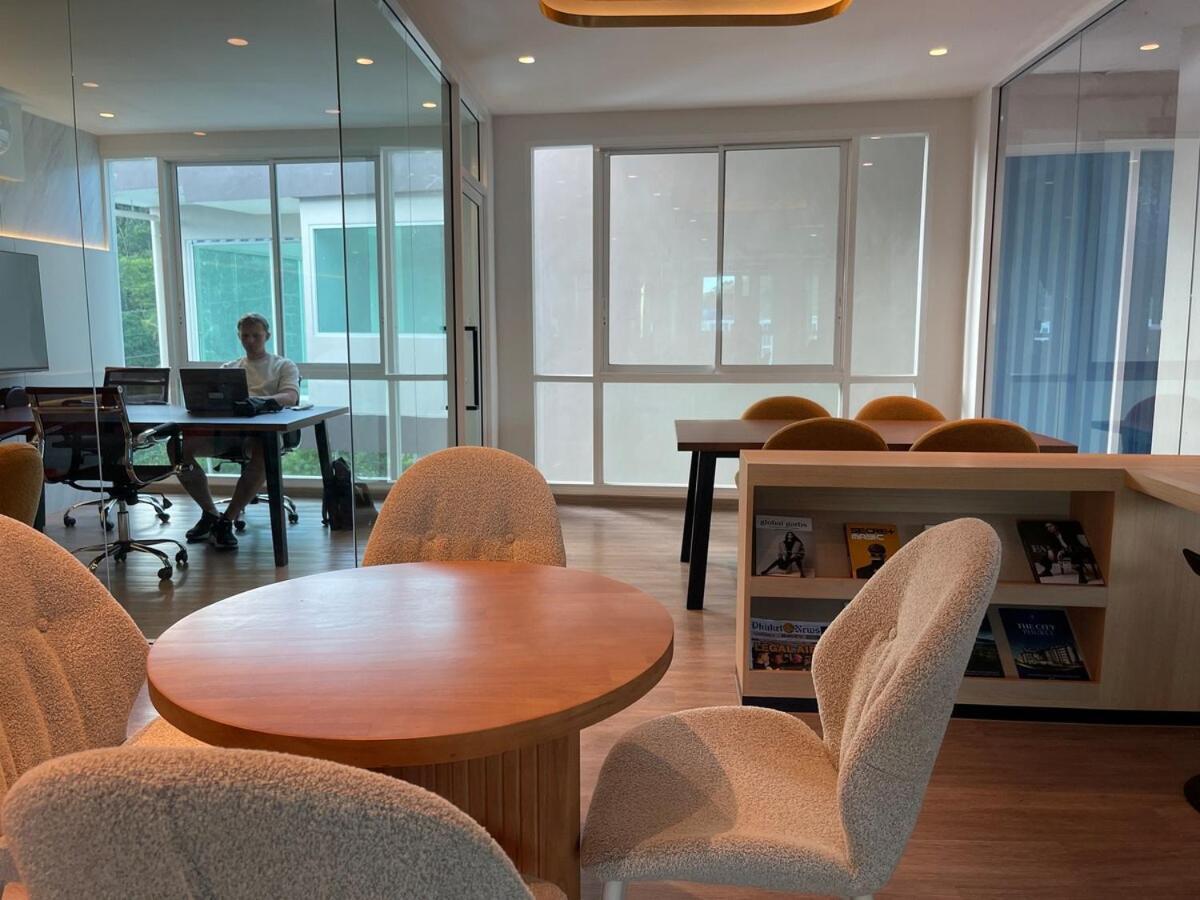 2br 4beds Luxury Pool & Fitness