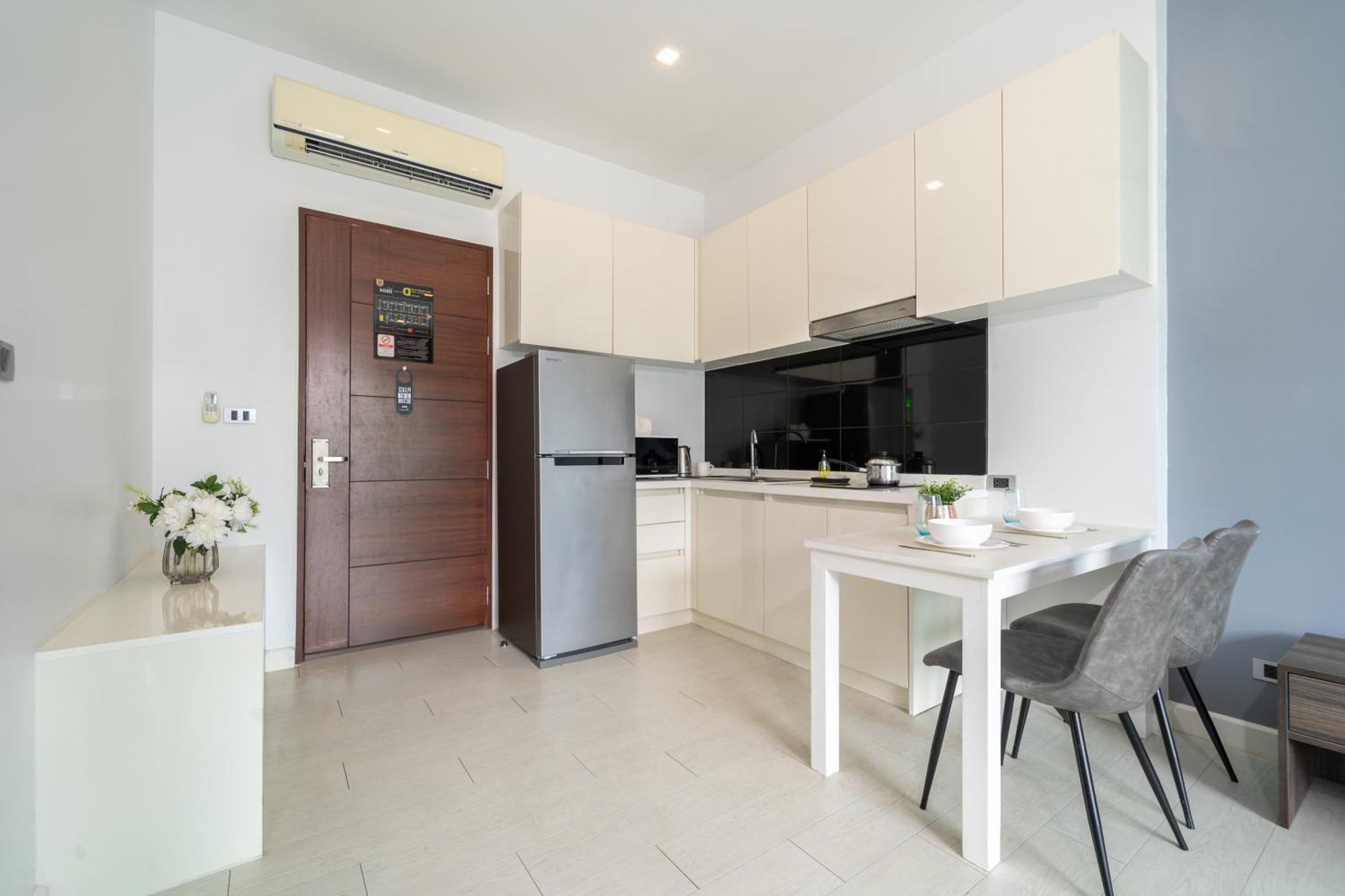 Apartment Private Pool View 1br In Naiharn Near Beach, Utn D502 Rawai