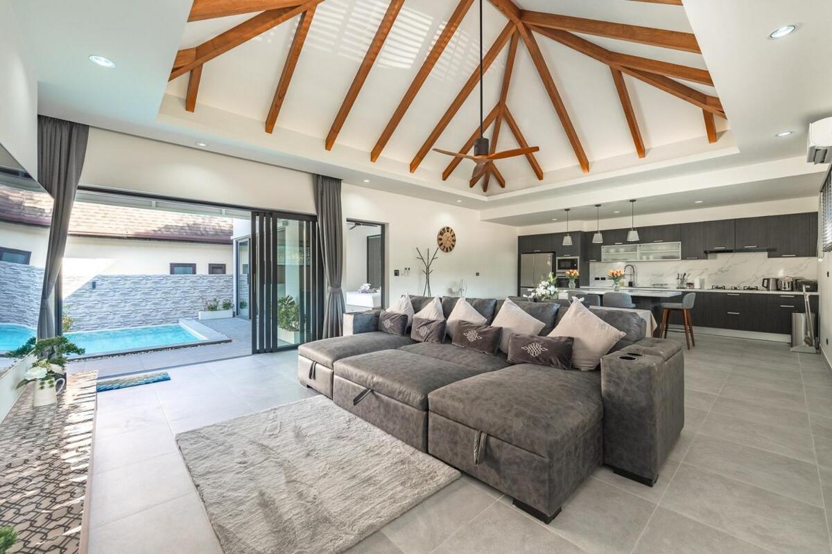 V162 Super Modern, Brand New, Beautiful Holiday home *