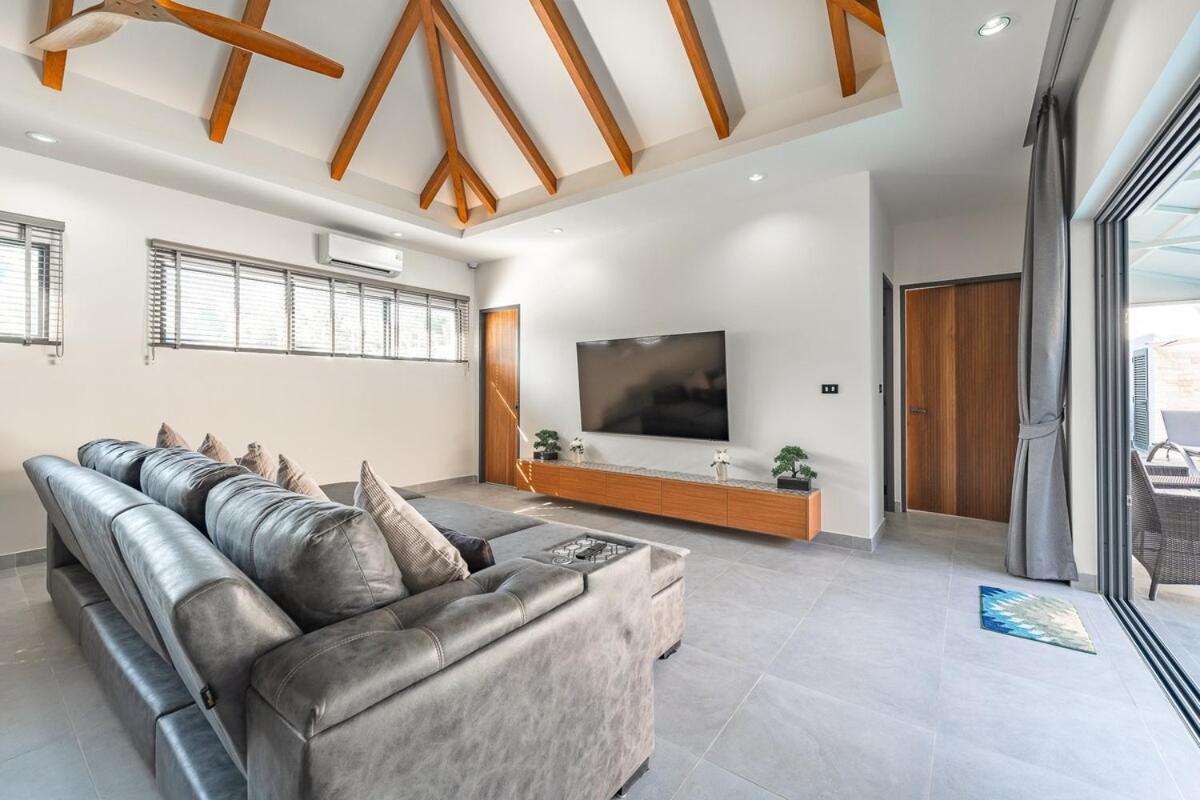 V162 Super Modern, Brand New, Beautiful Holiday home *