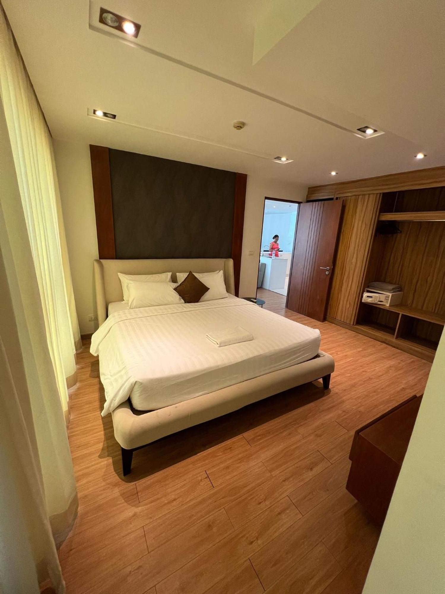 2 Bedroom Luxury Condo,