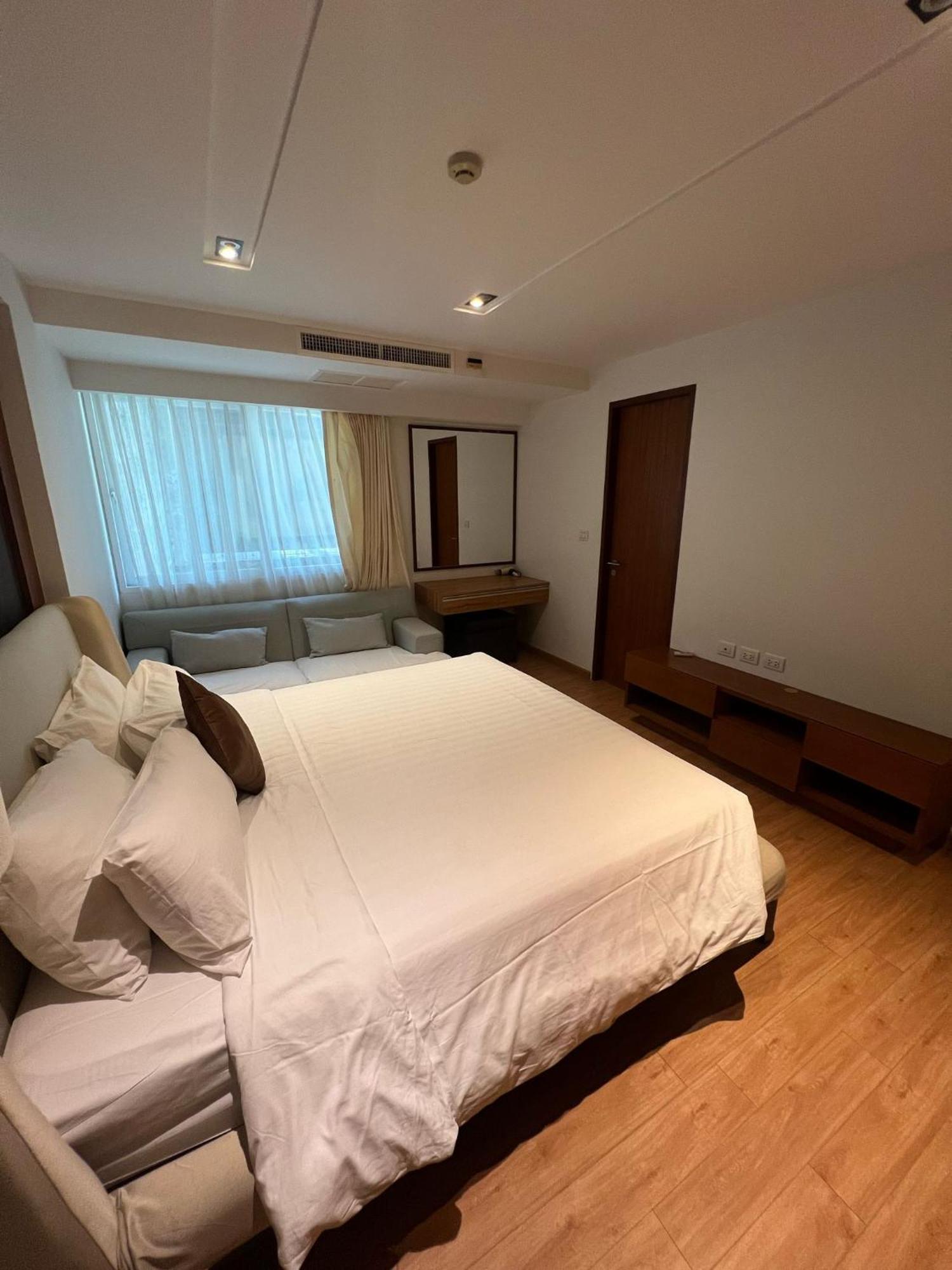 2 Bedroom Luxury Condo, * Patong