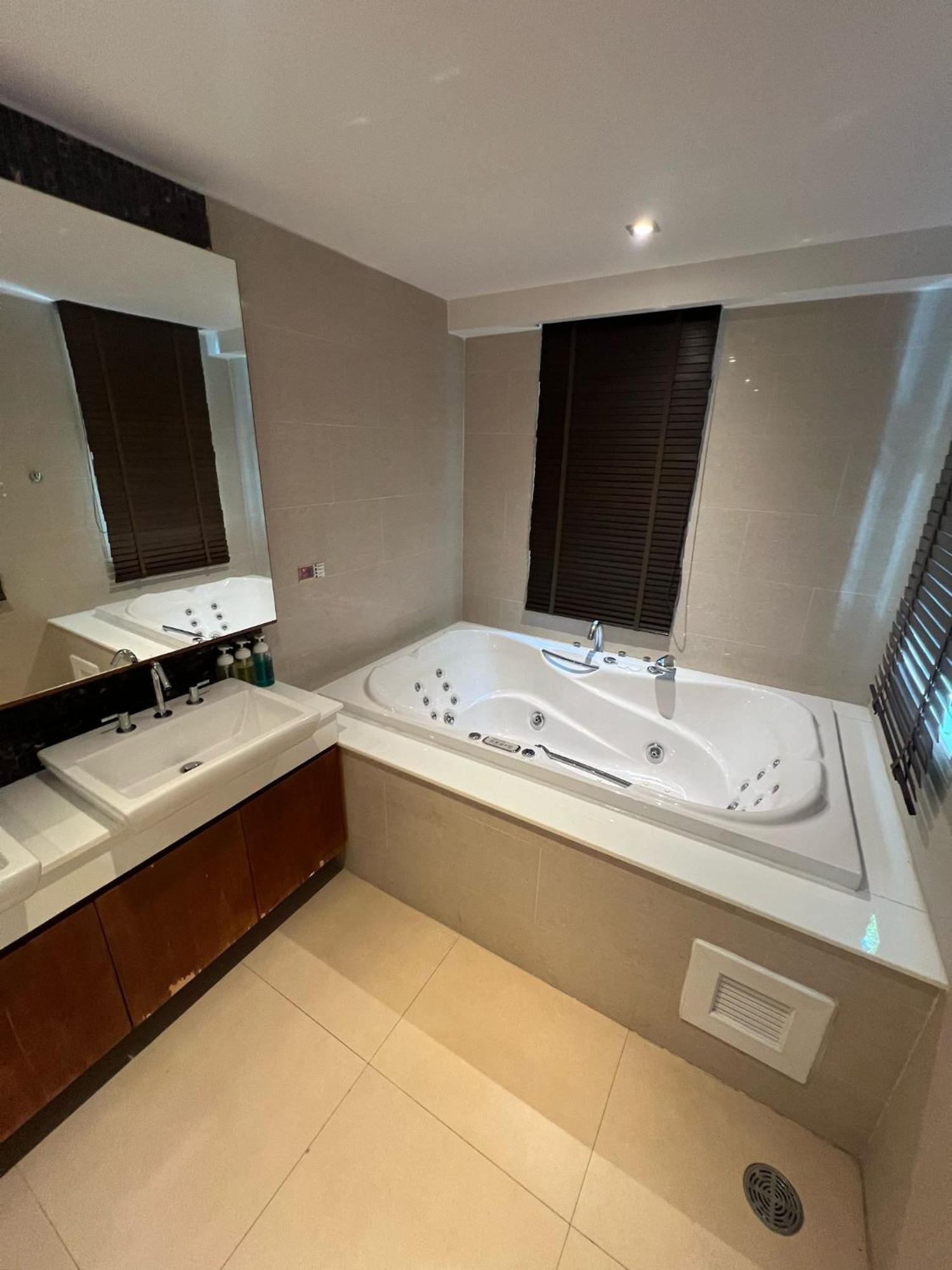 2 Bedroom Luxury Condo, Apartment Patong