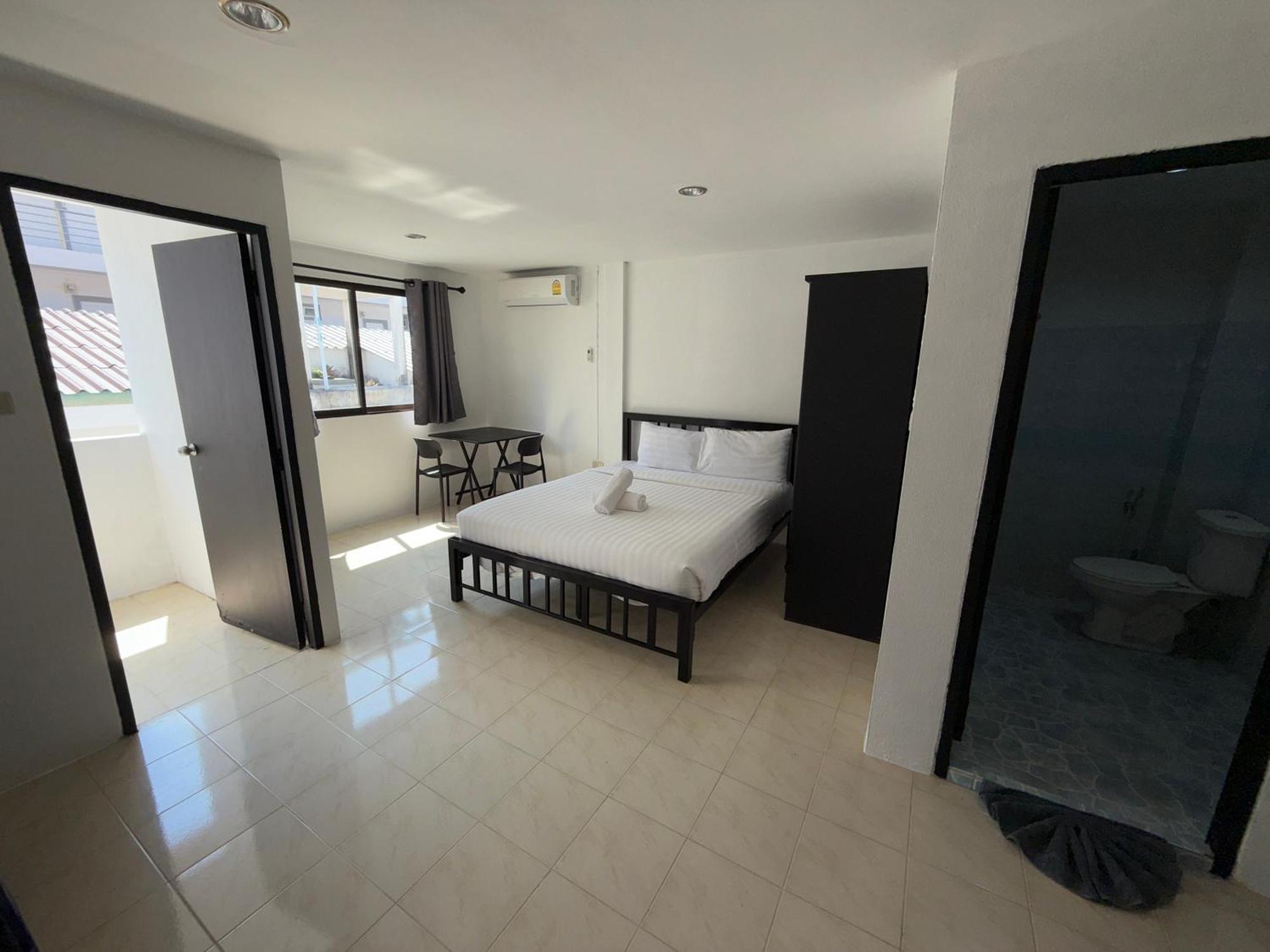 Canal 310 Apartment Patong