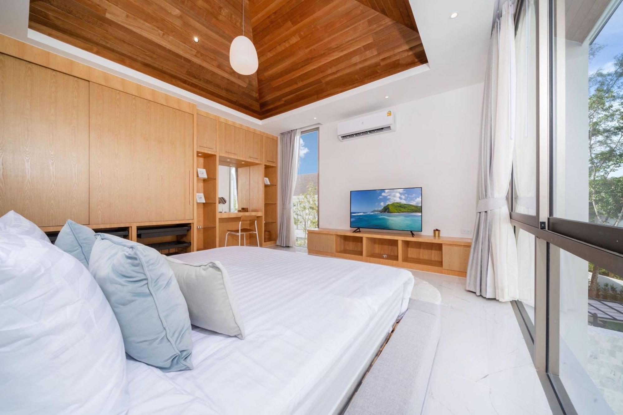 New Elegance & Tropical Luxury - 4br Pool In Lux Pride 2 V8 Residence, Near Laguna Villa